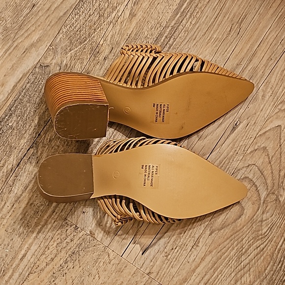 Sandals - Picture 4 of 4